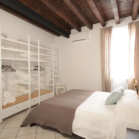Interno 4 - Central Cozy New Flat Desenzano del Garda Exterior foto
